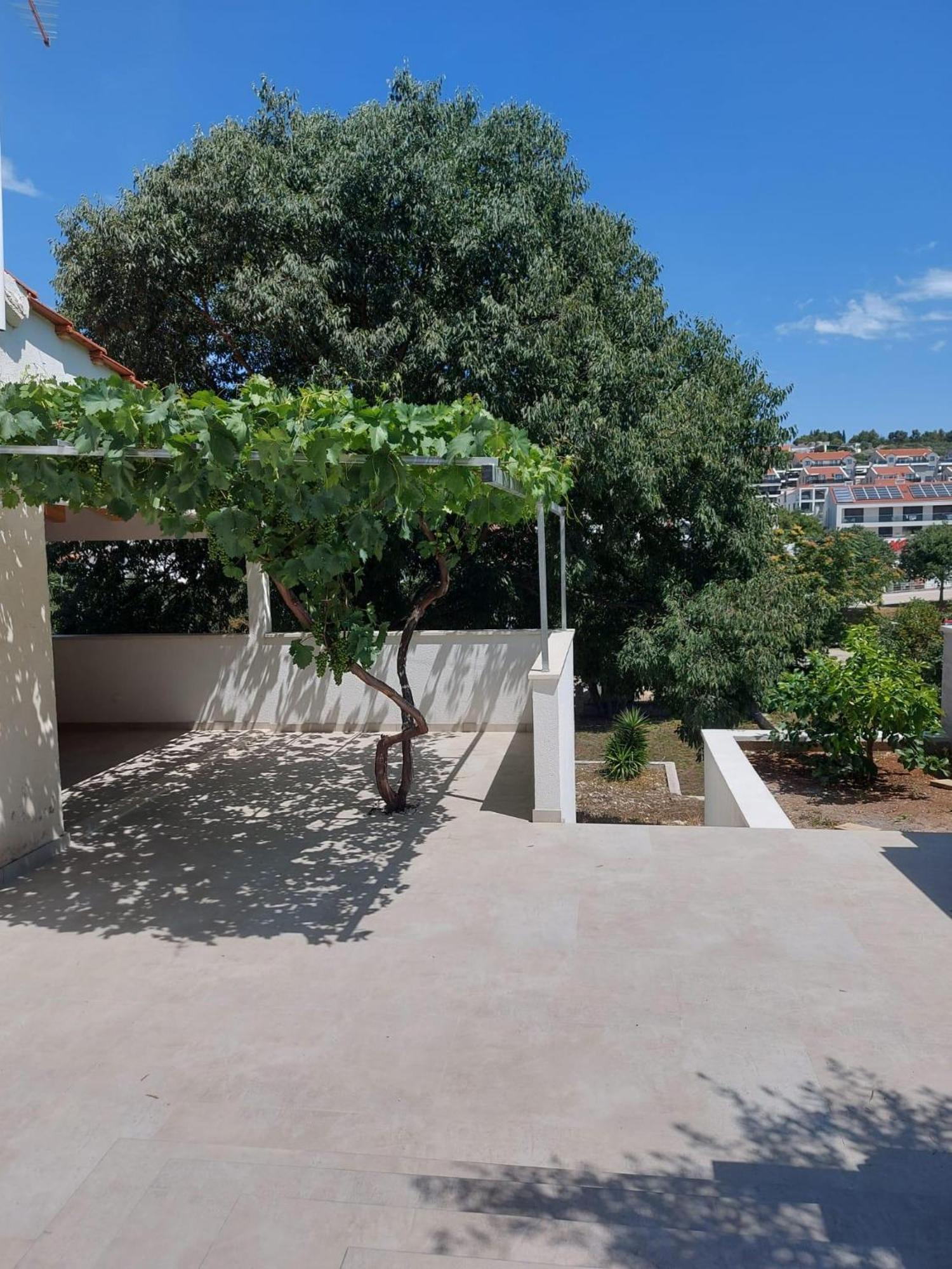 Holiday Home Dora Sutivan Exterior photo