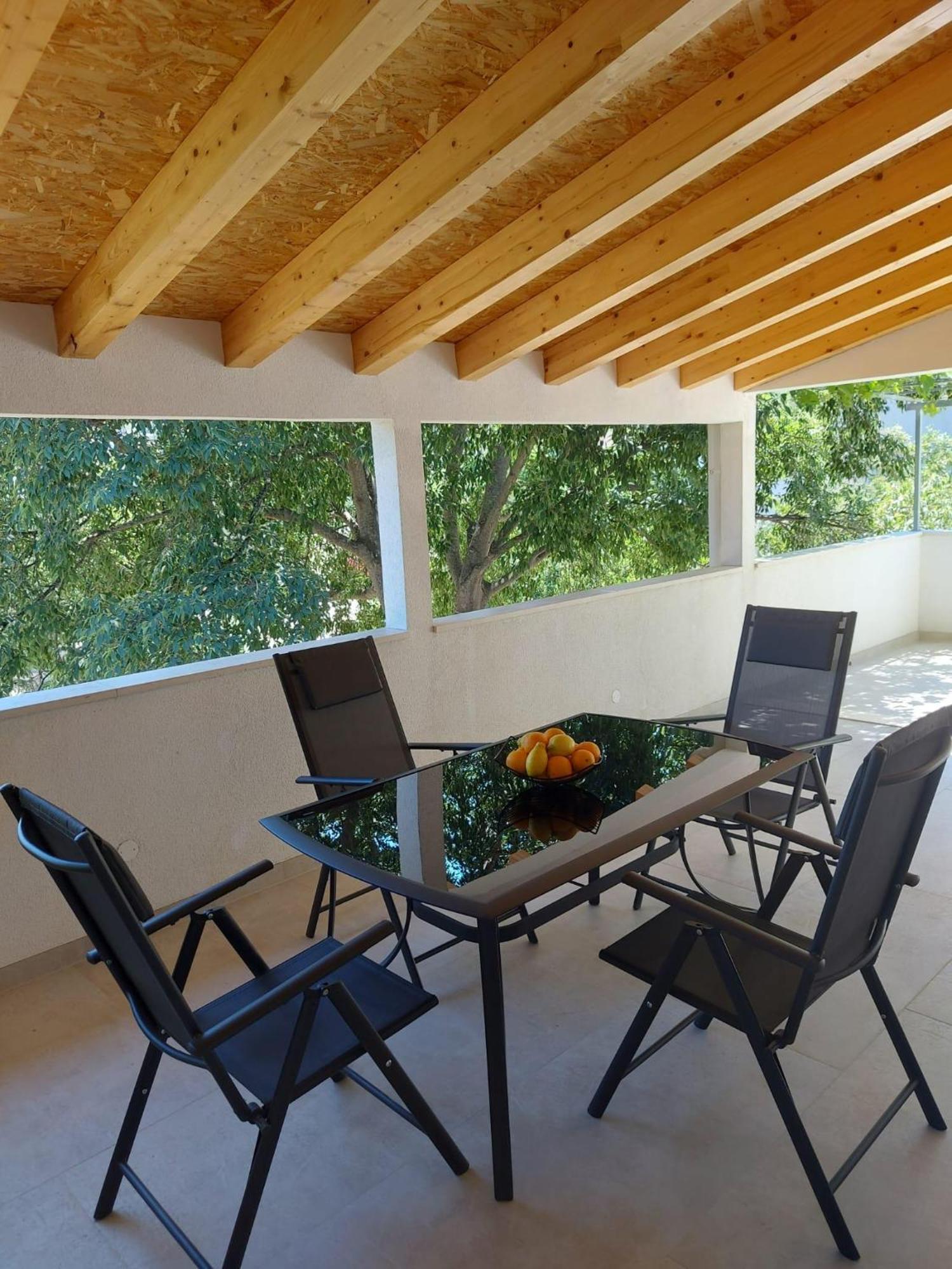 Holiday Home Dora Sutivan Exterior photo